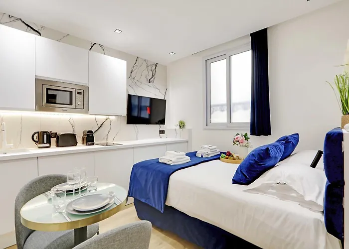 Studio Ideally Located In The Heart Of Paris
